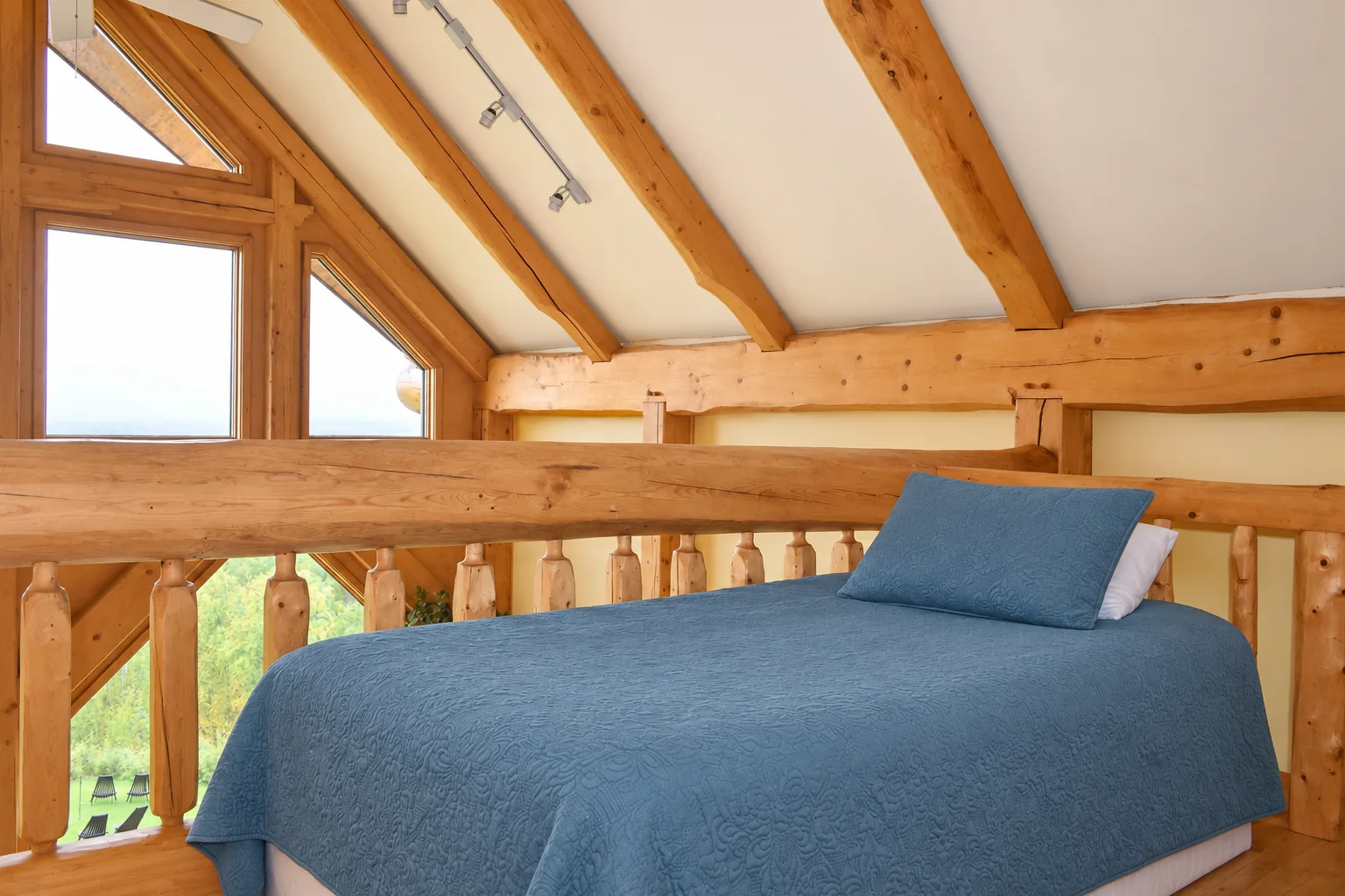 Second twin bed in the Denali View Suite loft