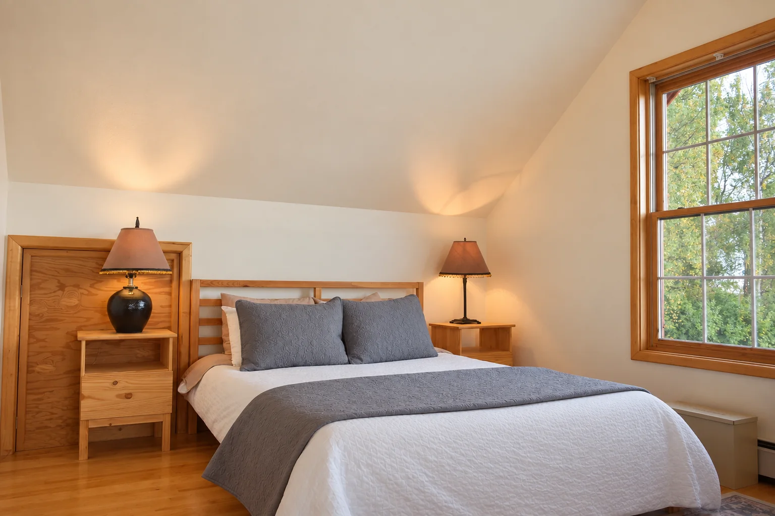 Queen bed in Mt. Foraker Room